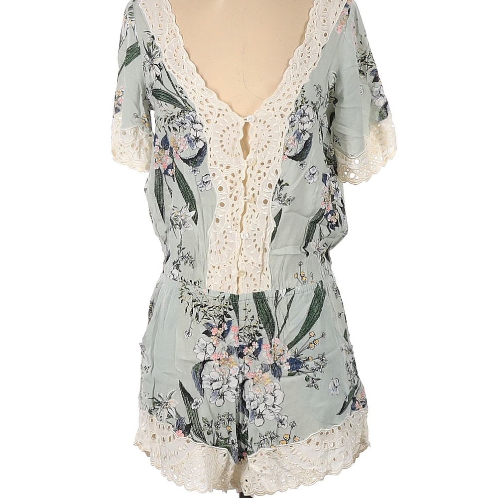 Cleobella Soft Blue/Gray Floral Romper with Embroidered Eyelet Detail Si…